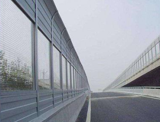 環(huán)鏈電動葫蘆在吊運(yùn)道路聲屏障中的應(yīng)用